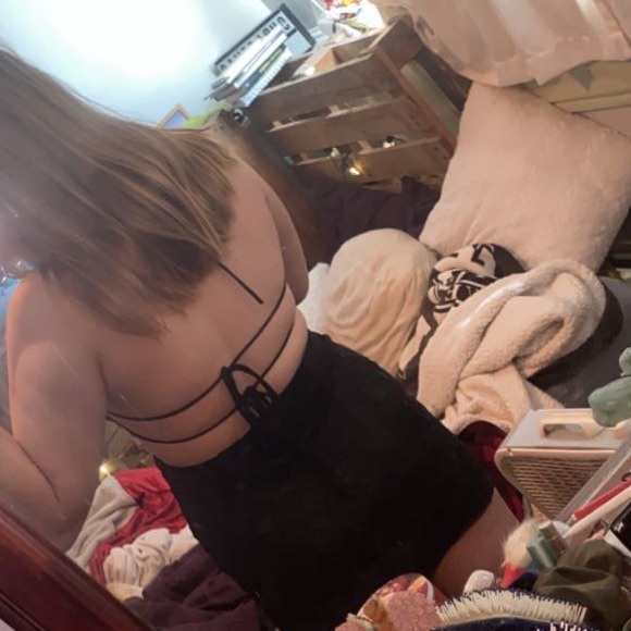 Black Lace Backless Party Dress - Picture 3 of 3